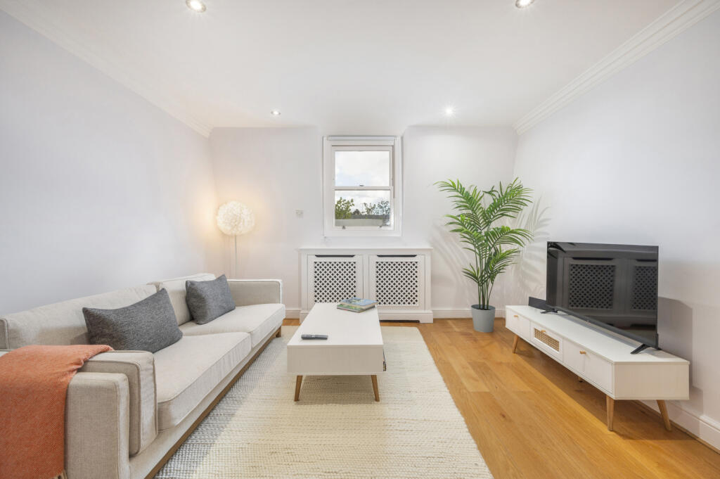 2 bed Detached House for rent in Paddington. From Chestertons Estate Agents - Notting Hill Lettings