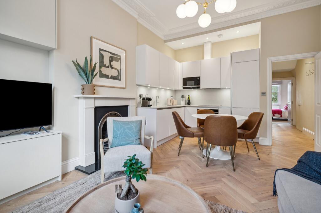 2 bed Mid Terraced House for rent in Paddington. From Chestertons Estate Agents - Notting Hill Lettings 2 bed Mid Terraced House for rent in Paddington. From Chestertons Estate Agents - Notting Hill Lettings