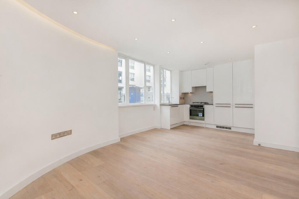 2 bed 1st Floor Flat for rent in Kensington. From Chestertons Estate Agents - Notting Hill Lettings