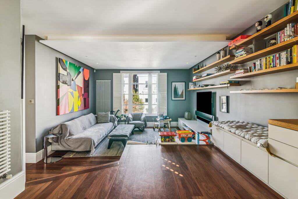 3 bed 1st Floor Flat for rent in Kensington. From Chestertons Estate Agents - Notting Hill Lettings