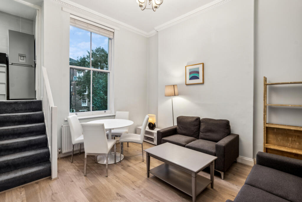2 bed 1st Floor Flat for rent in Kensington. From Chestertons Estate Agents - Notting Hill Lettings