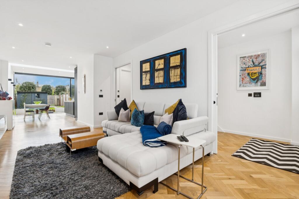 4 bed Detached for rent in Kensington. From Chestertons Estate Agents - Notting Hill Lettings 4 bed Detached for rent in Kensington. From Chestertons Estate Agents - Notting Hill Lettings