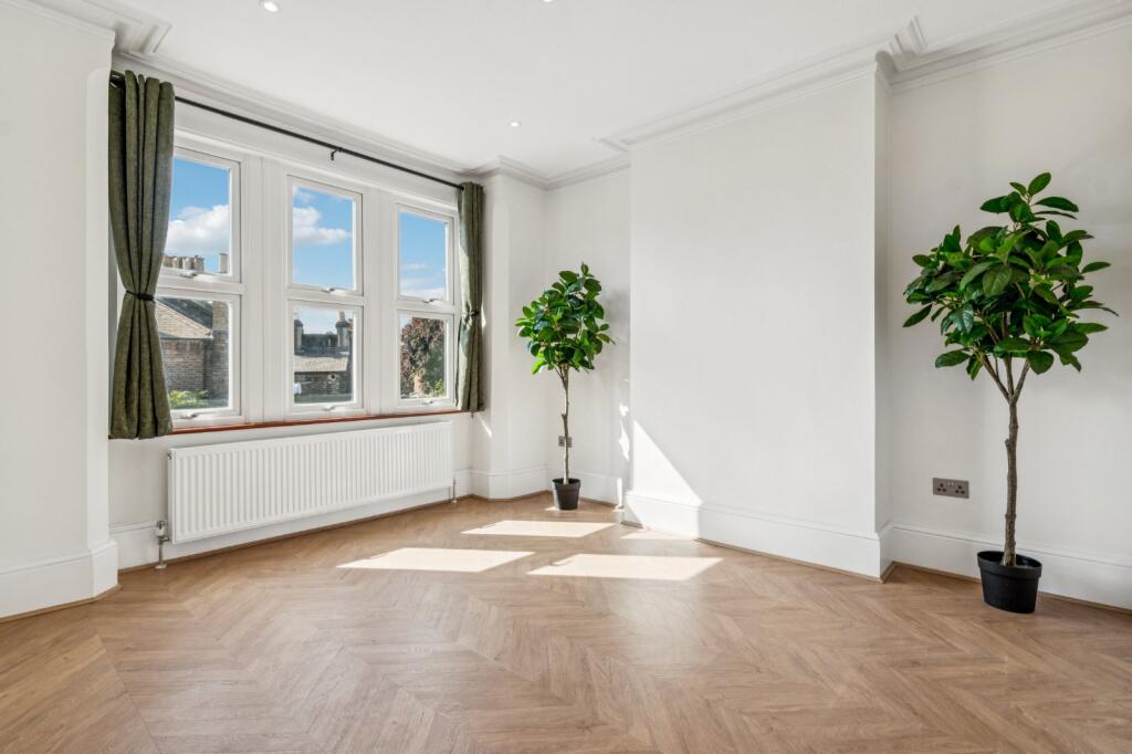 2 bed 1st Floor Flat for rent in Willesden. From Chestertons Estate Agents - Notting Hill Lettings