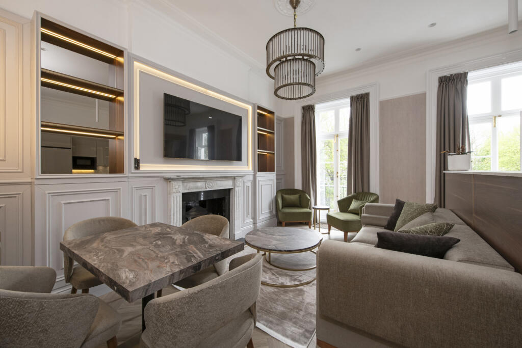 2 bed Mid Terraced House for rent in Kensington. From Chestertons Estate Agents - Notting Hill Lettings