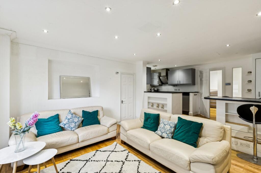 2 bed 1st Floor Flat for rent in Paddington. From Chestertons Estate Agents - Notting Hill Lettings