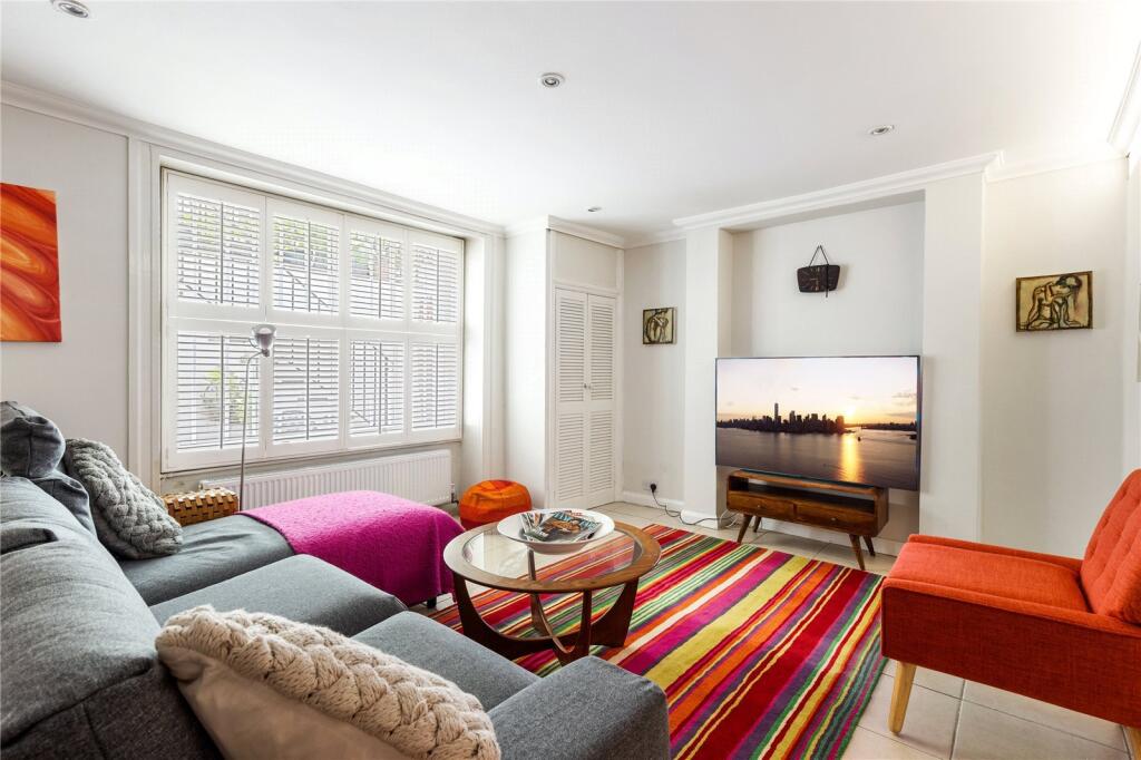 1 bed Mid Terraced House for rent in Paddington. From Chestertons Estate Agents - Notting Hill Lettings