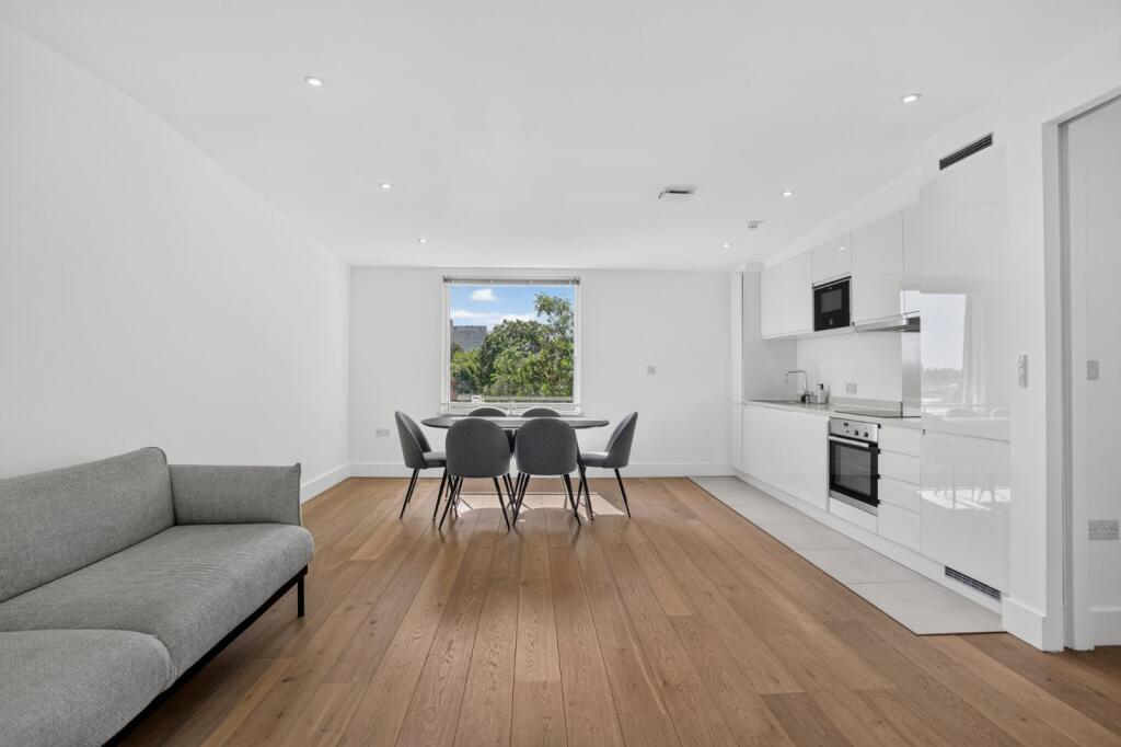 2 bed 1st Floor Flat for rent in Kensington. From Chestertons Estate Agents - Notting Hill Lettings