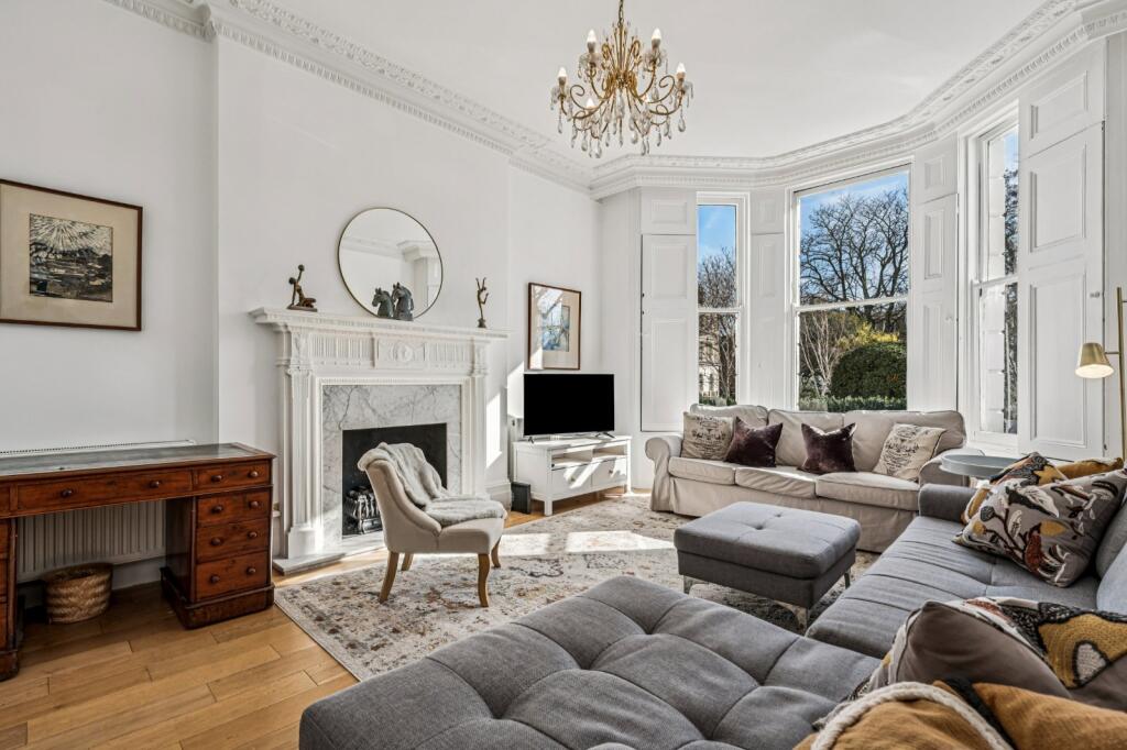 3 bed 1st Floor Flat for rent in Kensington. From Chestertons Estate Agents - Notting Hill Lettings 3 bed 1st Floor Flat for rent in Kensington. From Chestertons Estate Agents - Notting Hill Lettings