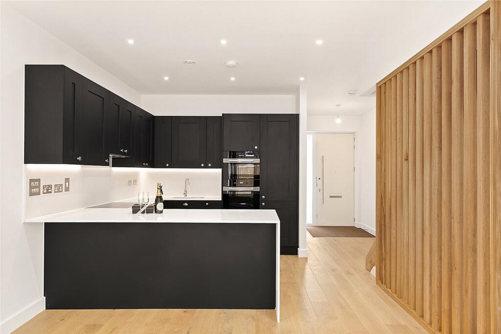 4 bed Mid Terraced House for rent in Paddington. From Chestertons Estate Agents - Notting Hill Lettings