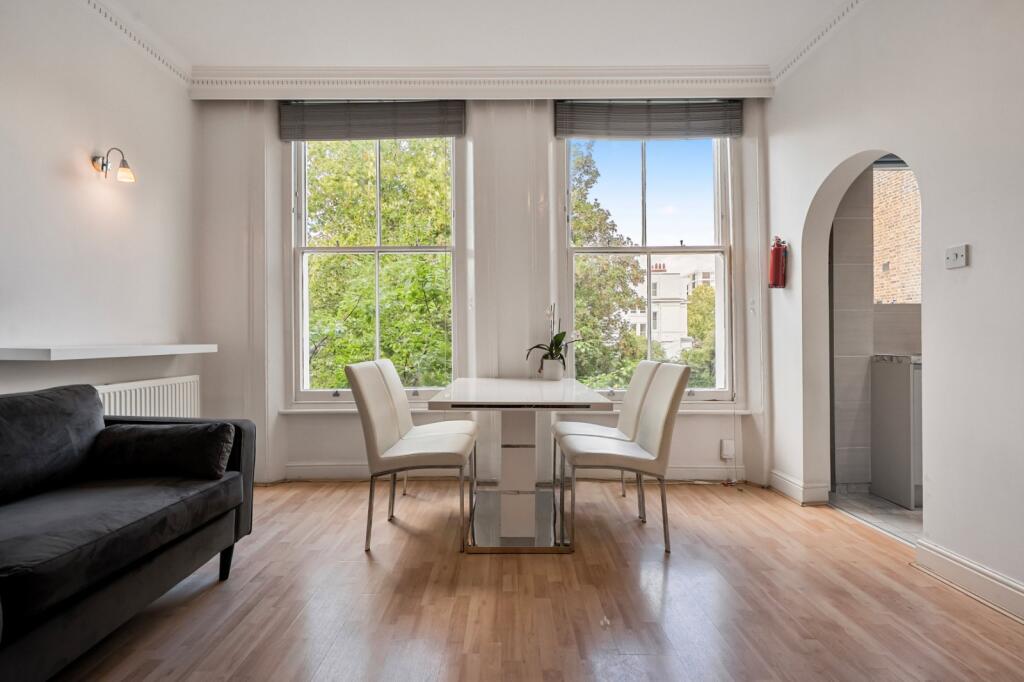 2 bed Mid Terraced House for rent in Kensington. From Chestertons Estate Agents - Notting Hill Lettings