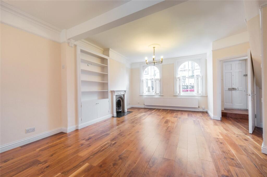4 bed Detached House for rent in Putney. From Chestertons Estate Agents - Putney Lettings