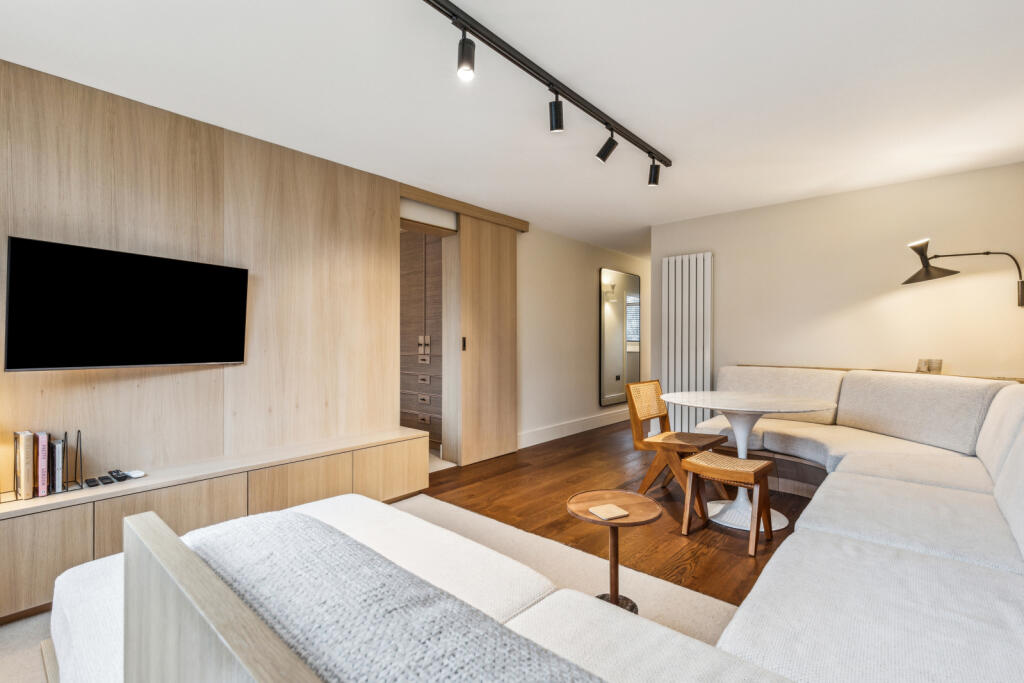 1 bed 1st Floor Flat for rent in Putney. From Chestertons Estate Agents - Putney Lettings