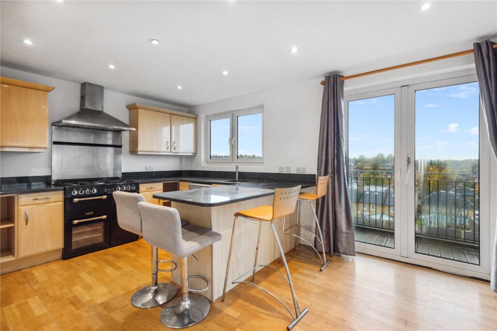 4 bed 1st Floor Flat for rent in Putney. From Chestertons Estate Agents - Putney Lettings