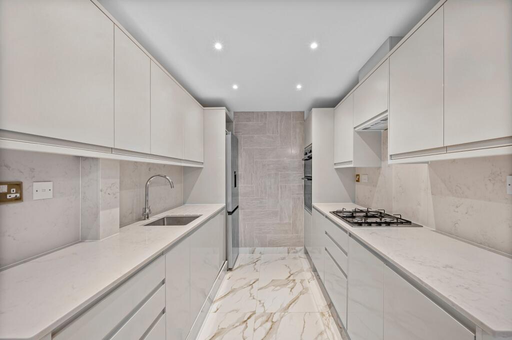 3 bed End of Terrace for rent in Putney. From Chestertons Estate Agents - Putney Lettings