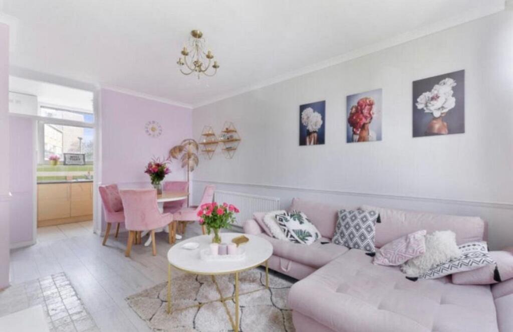 1 bed 1st Floor Flat for rent in Wimbledon. From Chestertons Estate Agents - Putney Lettings 1 bed 1st Floor Flat for rent in Wimbledon. From Chestertons Estate Agents - Putney Lettings