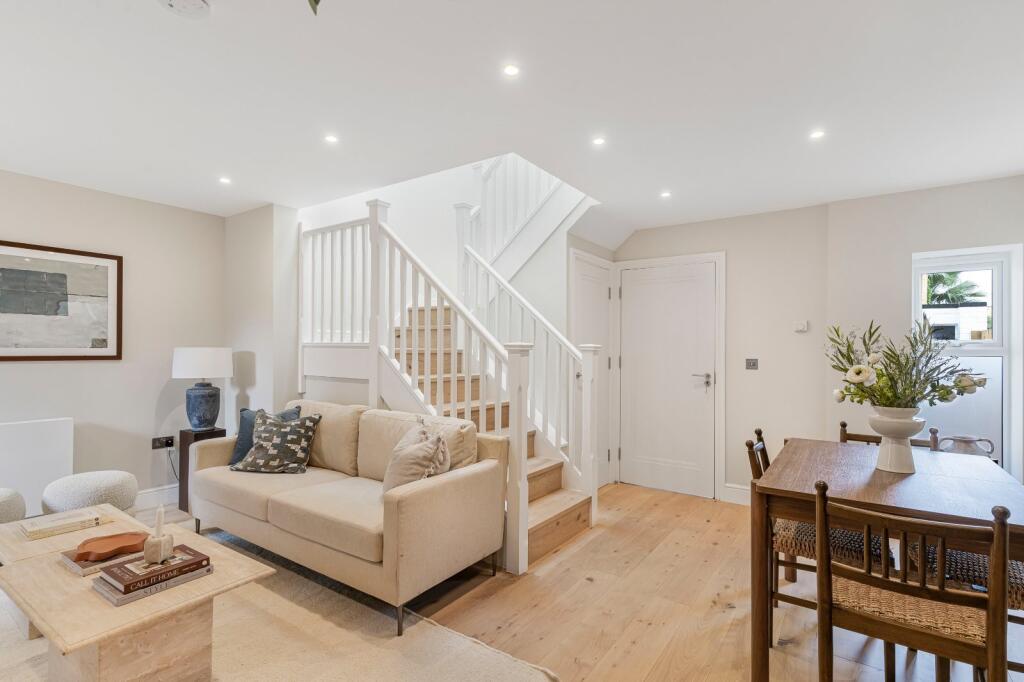 2 bed Semi Detached for rent in Putney. From Chestertons Estate Agents - Putney Lettings