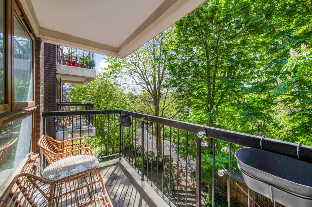 1 bed 1st Floor Flat for rent in Putney. From Chestertons Estate Agents - Putney Lettings