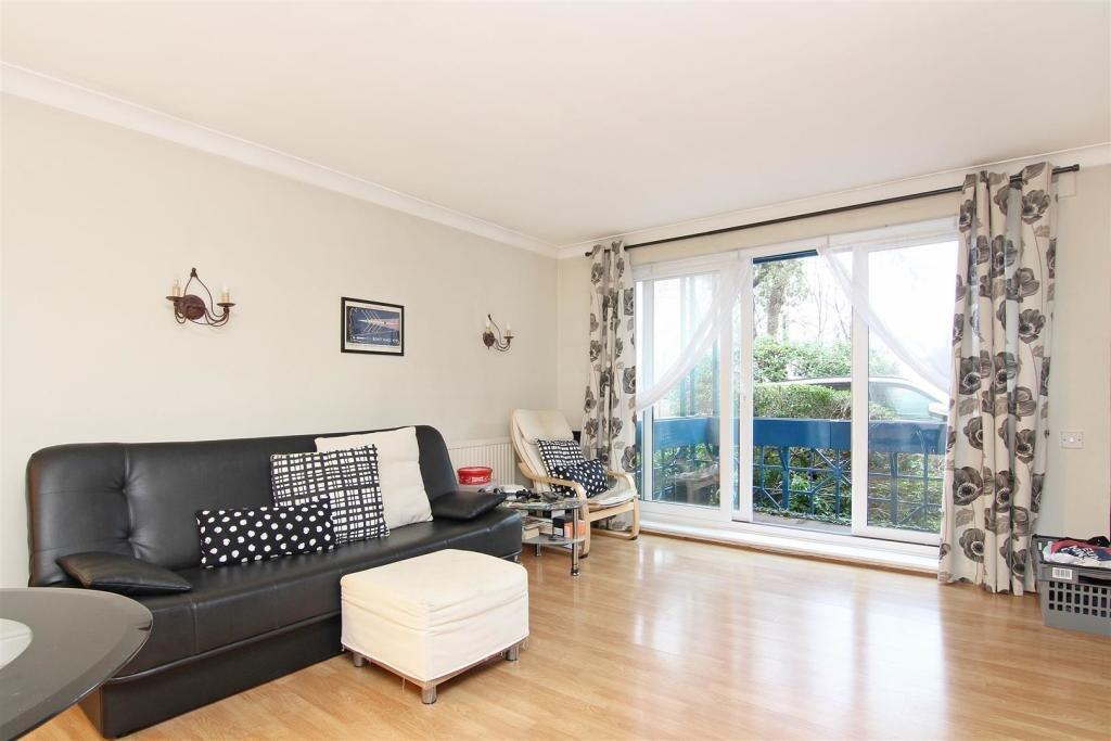 1 bed 1st Floor Flat for rent in Putney. From Chestertons Estate Agents - Putney Lettings