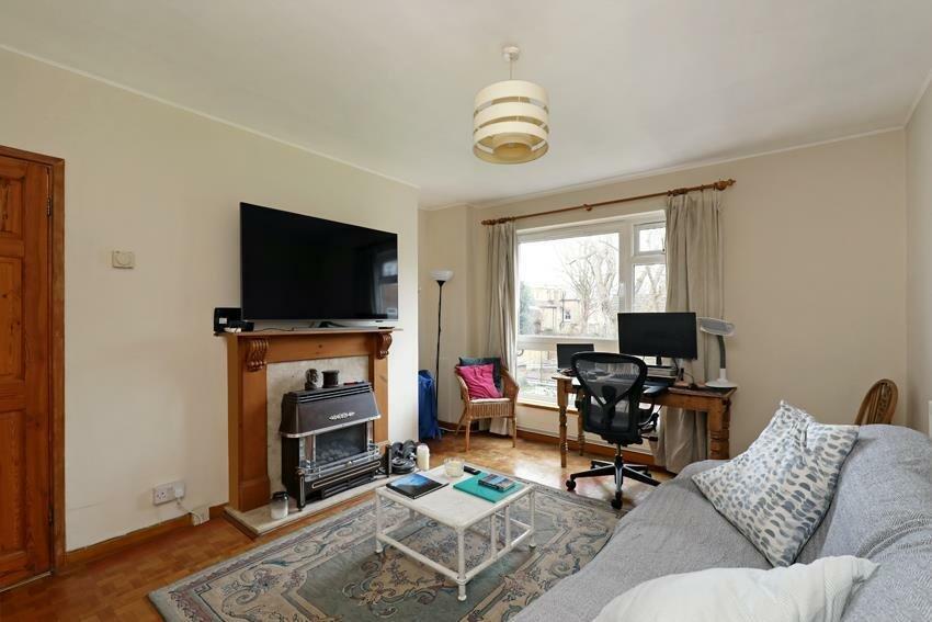 1 bed 1st Floor Flat for rent in Putney. From Chestertons Estate Agents - Putney Lettings