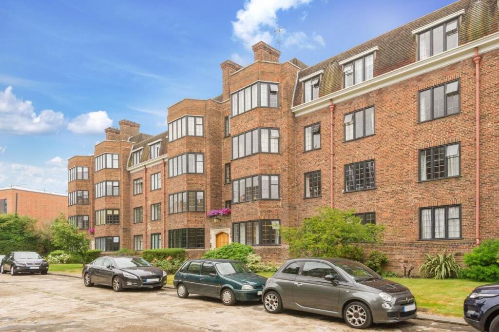 3 bed 1st Floor Flat for rent in Putney. From Chestertons Estate Agents - Putney Lettings 3 bed 1st Floor Flat for rent in Putney. From Chestertons Estate Agents - Putney Lettings