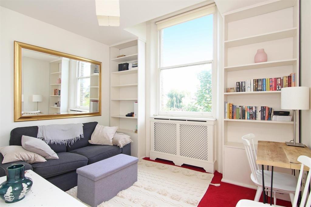 1 bed 1st Floor Flat for rent in Putney. From Chestertons Estate Agents - Putney Lettings