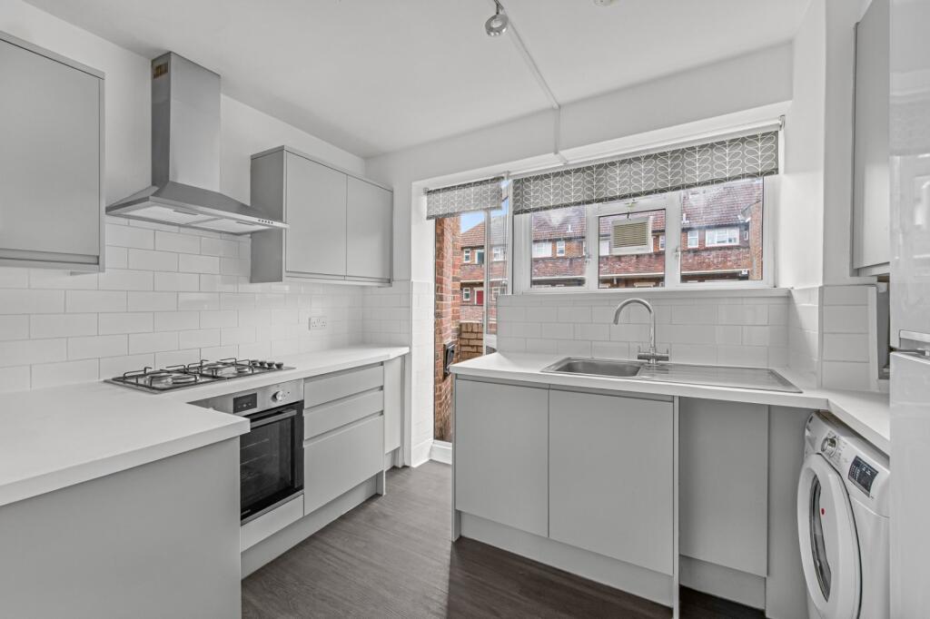 2 bed 1st Floor Flat for rent in Putney. From Chestertons Estate Agents - Putney Lettings