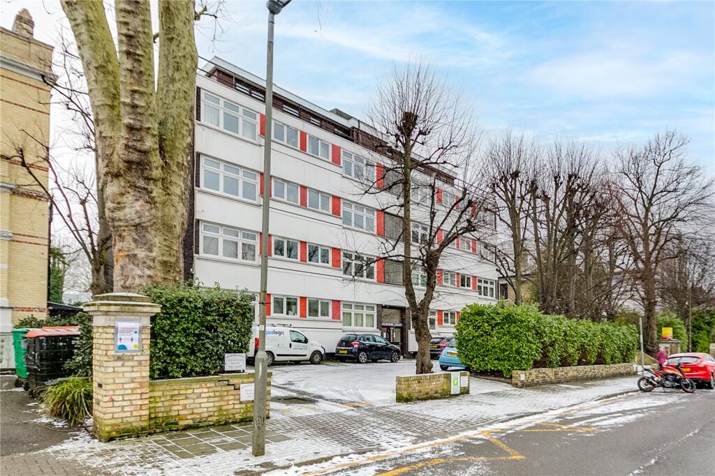 4 bed 1st Floor Flat for rent in Putney. From Chestertons Estate Agents - Putney Lettings