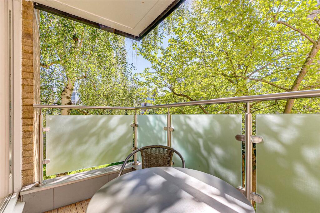 2 bed 1st Floor Flat for rent in Putney. From Chestertons Estate Agents - Putney Lettings
