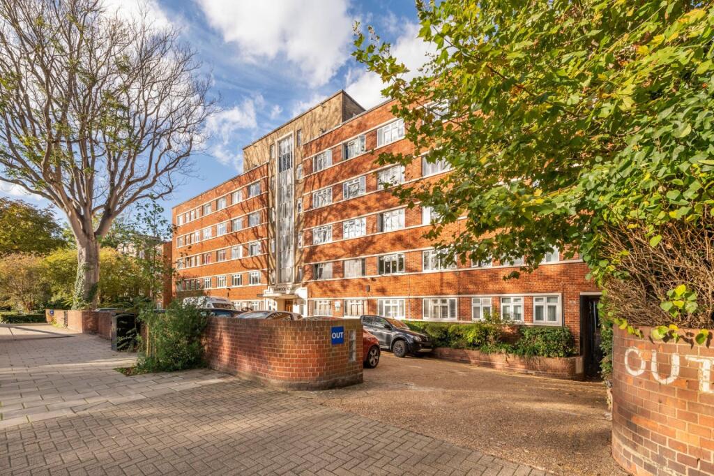 3 bed 1st Floor Flat for rent in Putney. From Chestertons Estate Agents - Putney Lettings
