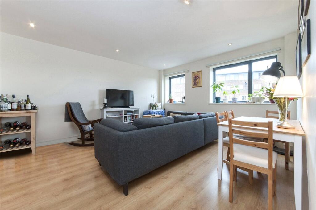 2 bed 1st Floor Flat for rent in Putney. From Chestertons Estate Agents - Putney Lettings 2 bed 1st Floor Flat for rent in Putney. From Chestertons Estate Agents - Putney Lettings
