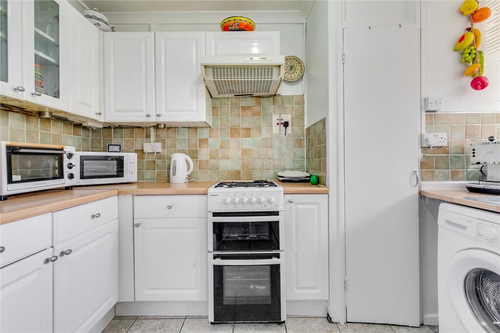 3 bed Annexe for rent in Putney. From Chestertons Estate Agents - Putney Lettings