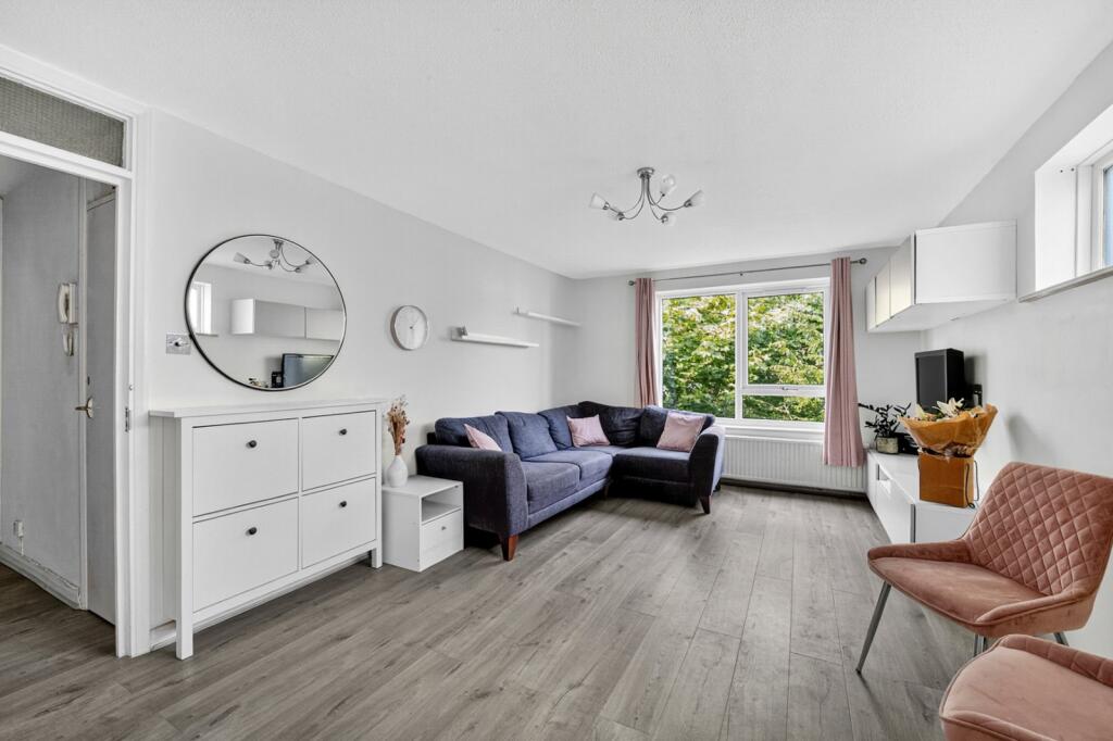 1 bed 1st Floor Flat for rent in Putney. From Chestertons Estate Agents - Putney Lettings