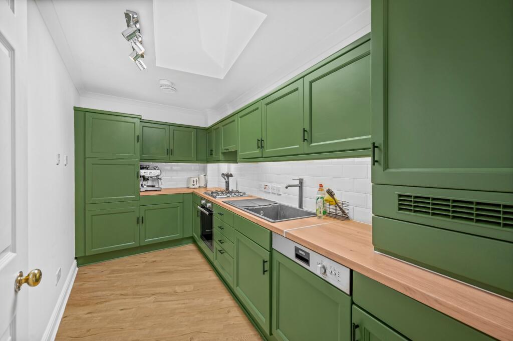 3 bed Mid Terraced House for rent in Putney. From Chestertons Estate Agents - Putney Lettings