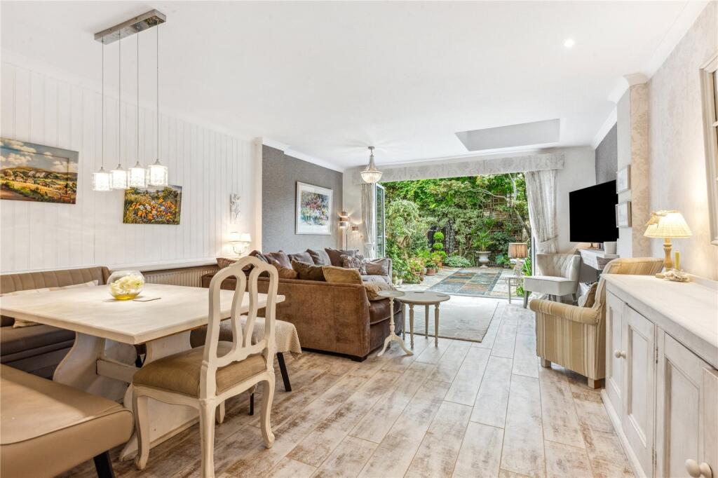 3 bed Mid Terraced House for rent in Putney. From Chestertons Estate Agents - Putney Lettings