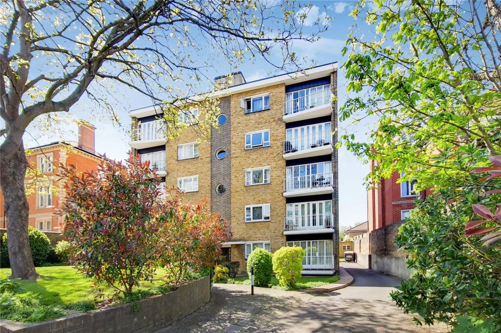 2 bed 1st Floor Flat for rent in Putney. From Chestertons Estate Agents - Putney Lettings
