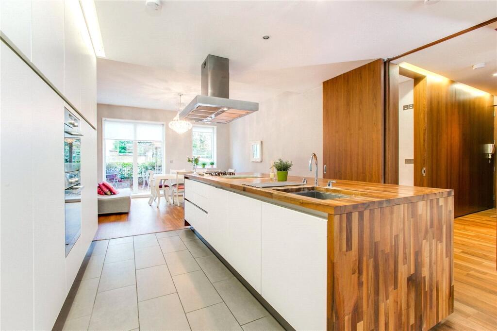 2 bed 1st Floor Flat for rent in Putney. From Chestertons Estate Agents - Putney Lettings