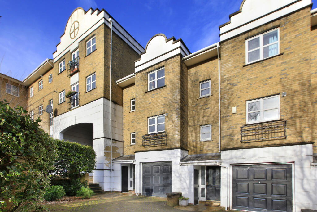 3 bed Mid Terraced House for rent in Wandsworth. From Chestertons Estate Agents - Putney Lettings