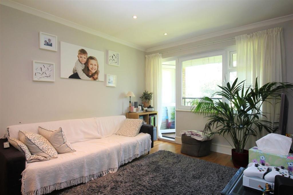 2 bed 1st Floor Flat for rent in Putney. From Chestertons Estate Agents - Putney Lettings