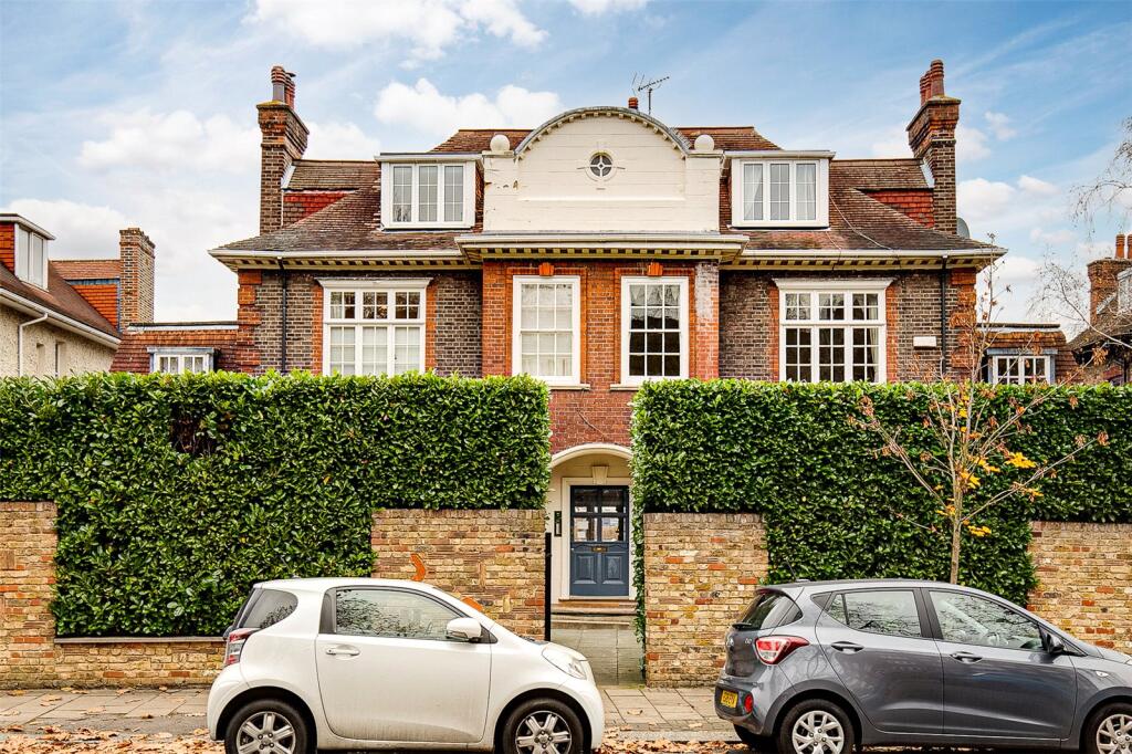 2 bed 1st Floor Flat for rent in Putney. From Chestertons Estate Agents - Putney Lettings