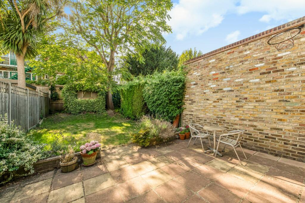 2 bed Mid Terraced House for rent in Putney. From Chestertons Estate Agents - Putney Lettings