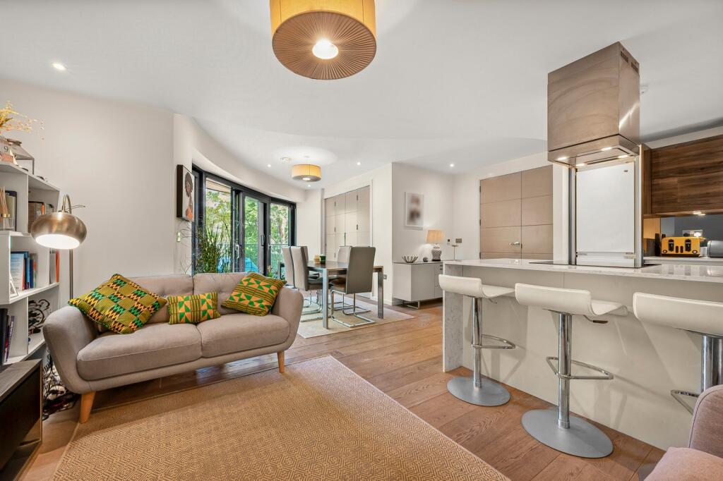 3 bed 1st Floor Flat for rent in Putney. From Chestertons Estate Agents - Putney Lettings 3 bed 1st Floor Flat for rent in Putney. From Chestertons Estate Agents - Putney Lettings