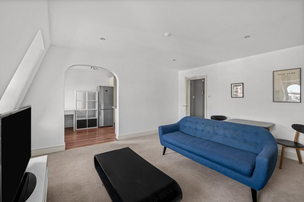 1 bed 1st Floor Flat for rent in Putney. From Chestertons Estate Agents - Putney Lettings
