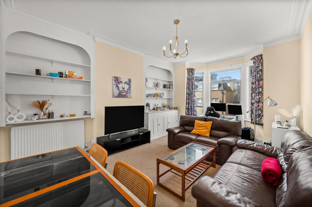 2 bed 1st Floor Flat for rent in Putney. From Chestertons Estate Agents - Putney Lettings