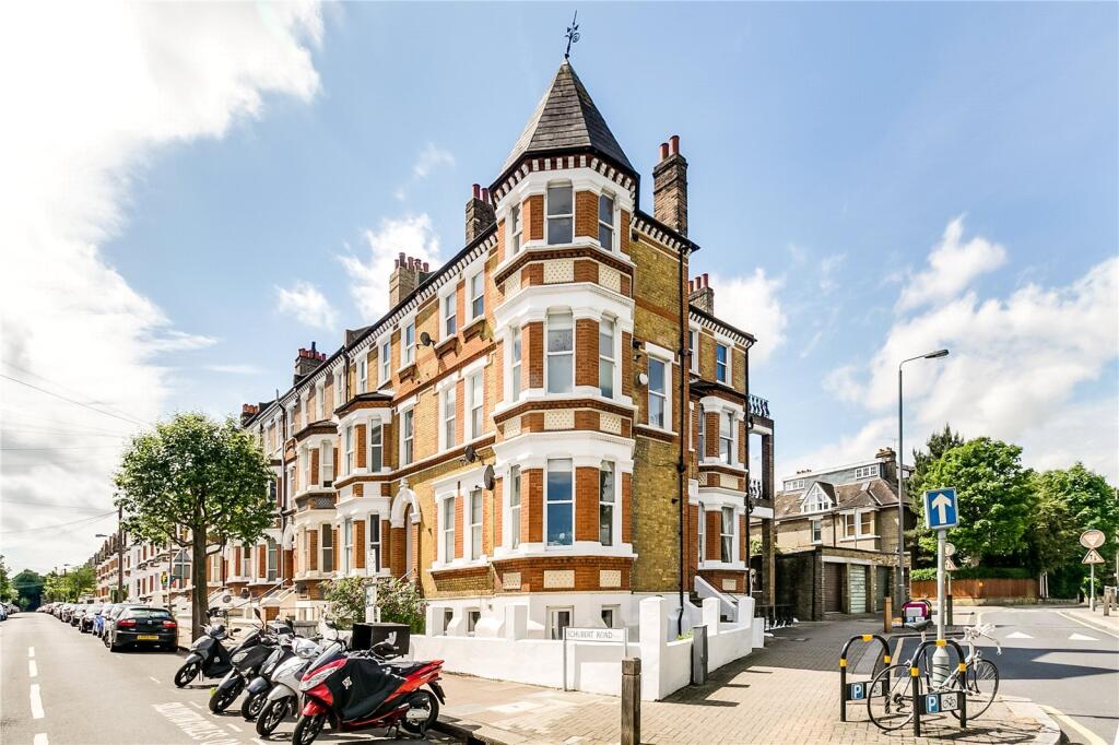 4 bed 1st Floor Flat for rent in Putney. From Chestertons Estate Agents - Putney Lettings 4 bed 1st Floor Flat for rent in Putney. From Chestertons Estate Agents - Putney Lettings