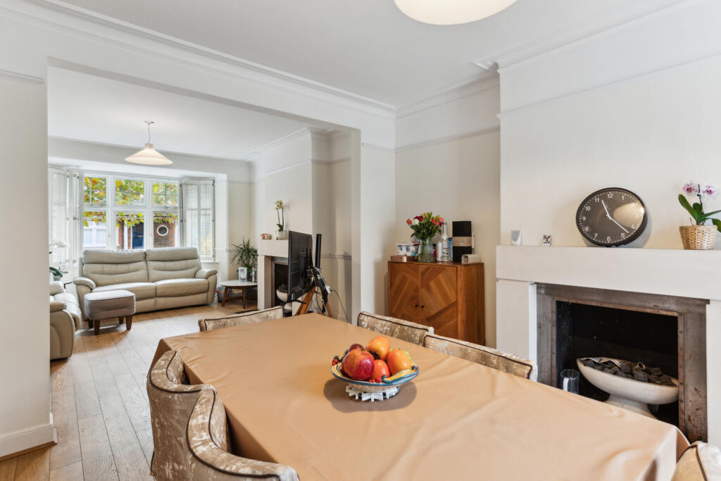 5 bed Semi Detached for rent in Wimbledon. From Chestertons Estate Agents - Putney Lettings