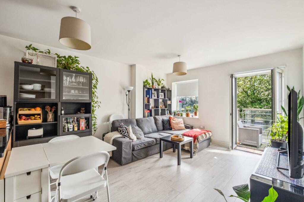 2 bed 1st Floor Flat for rent in Putney. From Chestertons Estate Agents - Putney Lettings 2 bed 1st Floor Flat for rent in Putney. From Chestertons Estate Agents - Putney Lettings