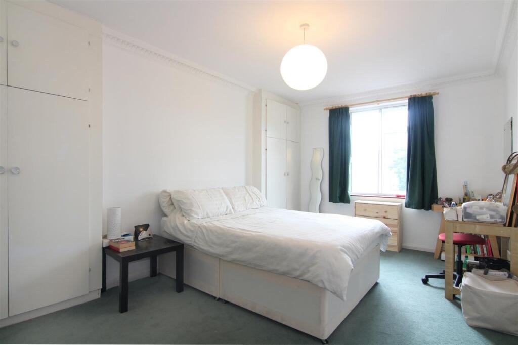 1 bed 1st Floor Flat for rent in Putney. From Chestertons Estate Agents - Putney Lettings