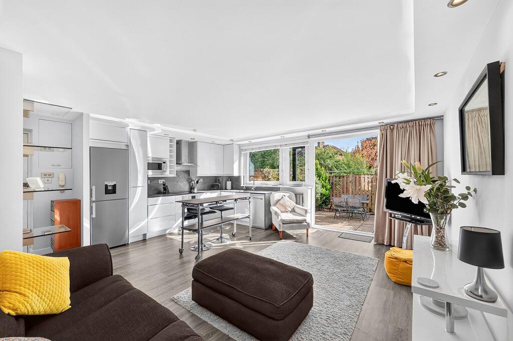 1 bed 1st Floor Flat for rent in Wandsworth. From Chestertons Estate Agents - Putney Lettings