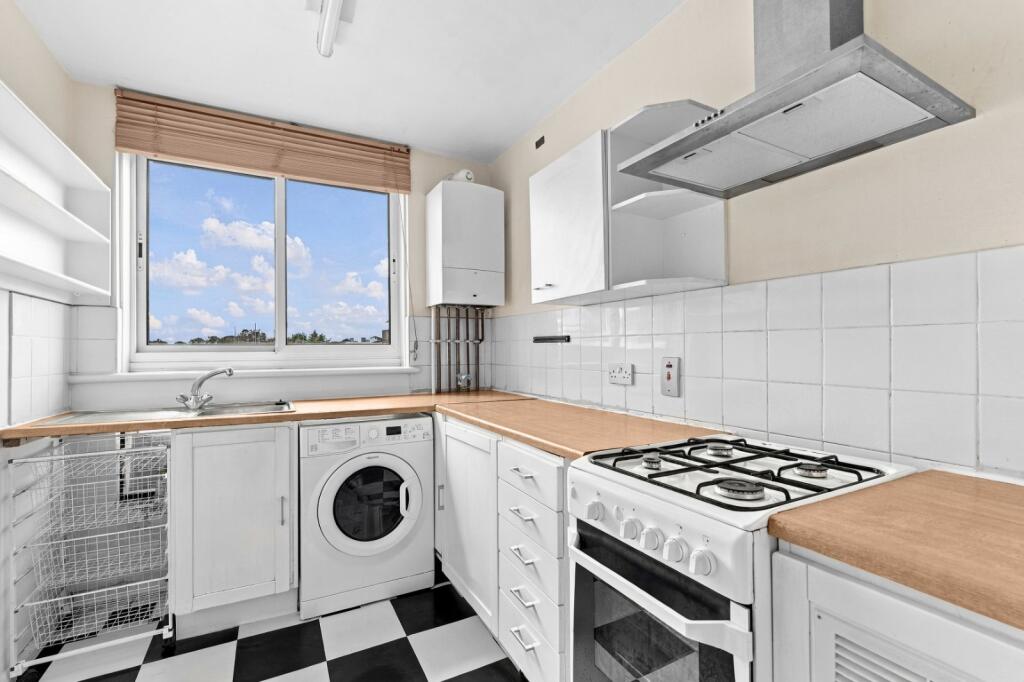 2 bed 1st Floor Flat for rent in Putney. From Chestertons Estate Agents - Putney Lettings 2 bed 1st Floor Flat for rent in Putney. From Chestertons Estate Agents - Putney Lettings