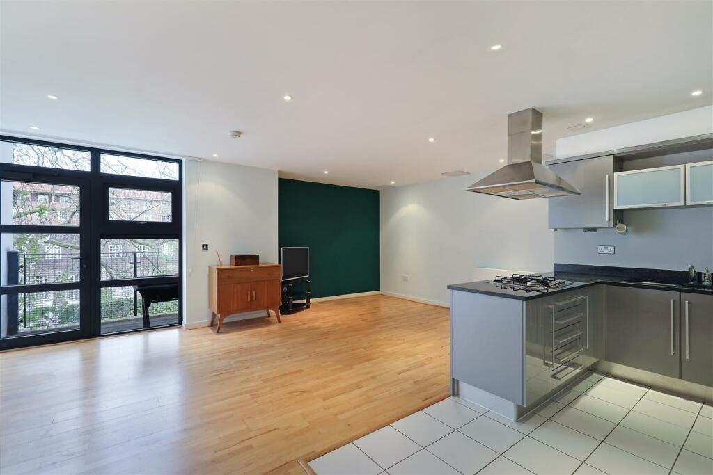 2 bed 1st Floor Flat for rent in Wandsworth. From Chestertons Estate Agents - Putney Lettings